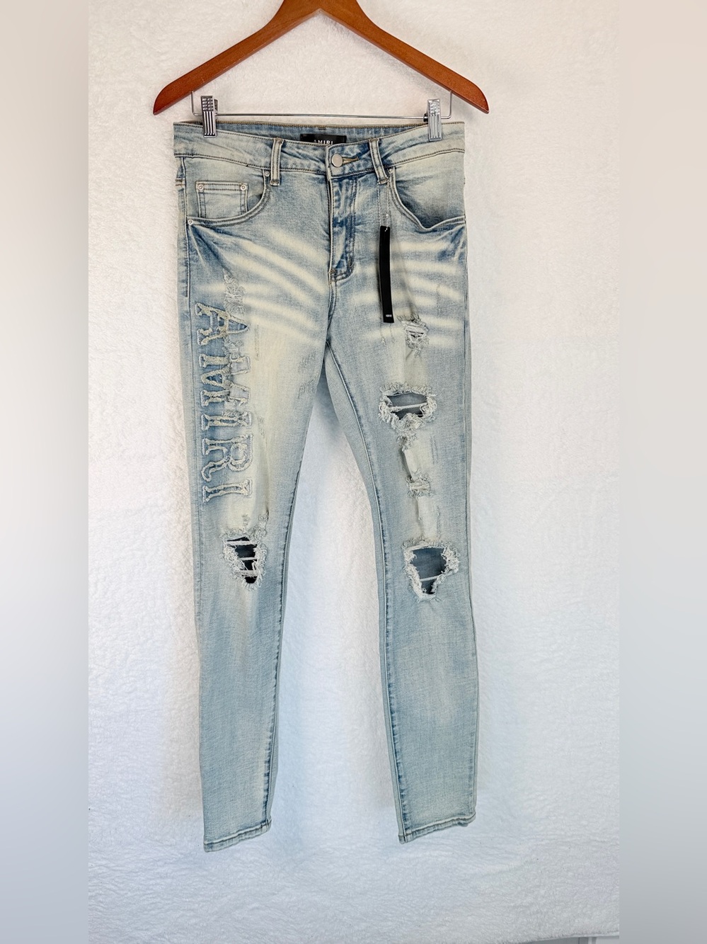 AMIRI Men’s Distressed Logo Skinny Jeans Light Wash NWT Size 30 RARE Logo